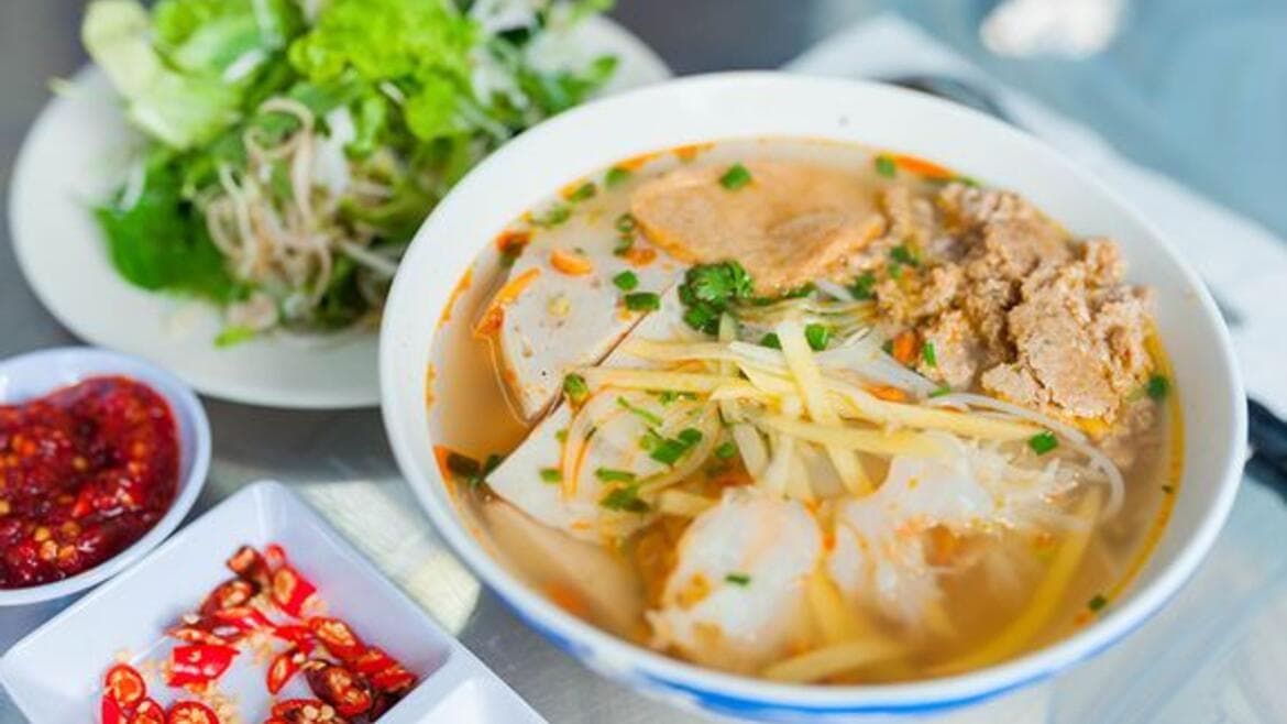 kham-pha-nhung-mon-ngon-quy-nhon-01.jpg