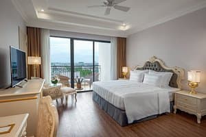 kinh-nghiem-dat-phong-ha-long-02.jpg