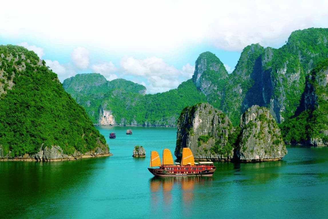 kinh-nghiem-thue-phong-ha-long-khi-di-du-lich.jpg