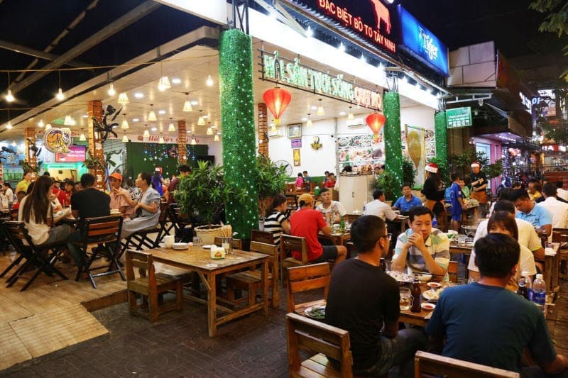 nha-hang-ca-mau.jpg