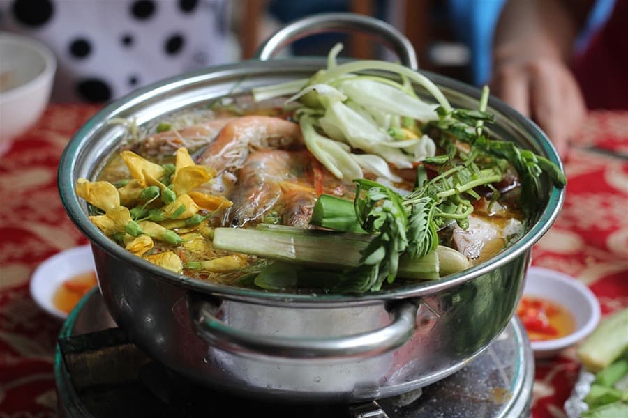 nha-hang-ca-mau.jpg
