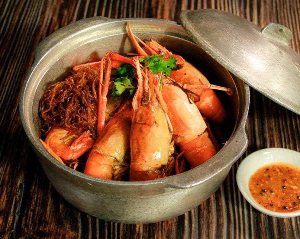nha-hang-gia-lai.jpg