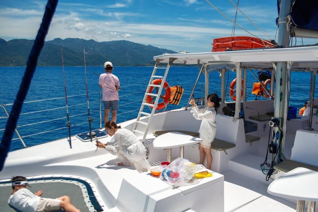 top-5-du-thuyen-nha-trang-danh-cho-cap-doi-02.jpg